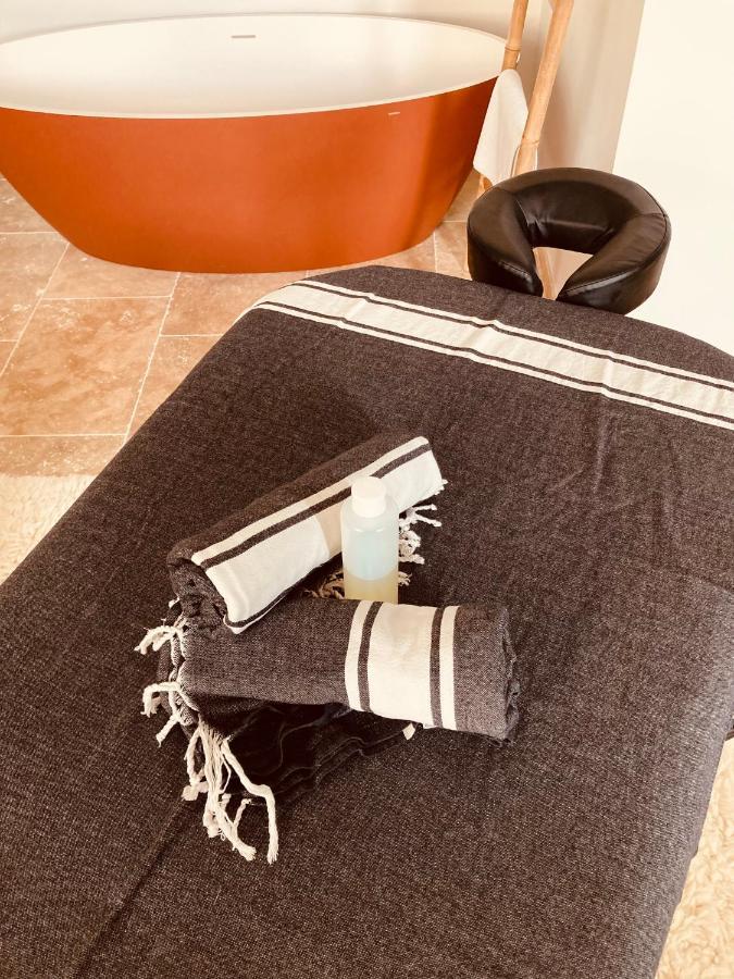 Marcelle En Camargue Hotel Aigues-Mortes Luaran gambar